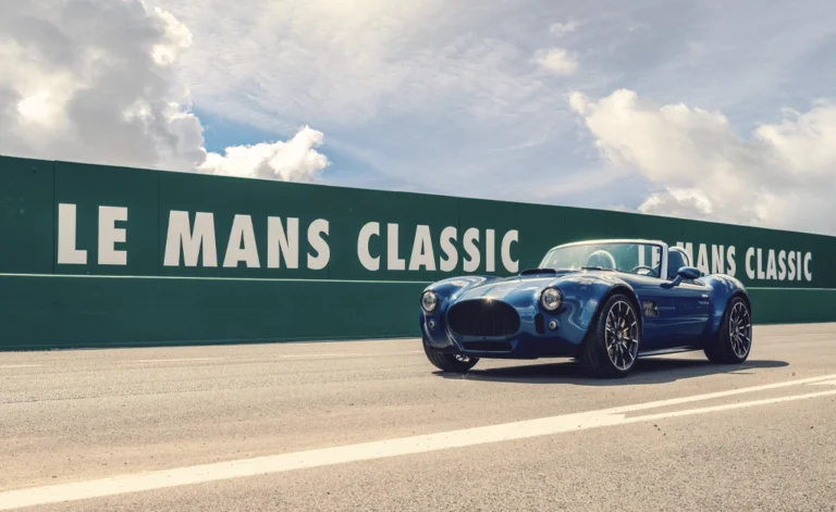 ac-cobra-gt-roadste-lemans-classic